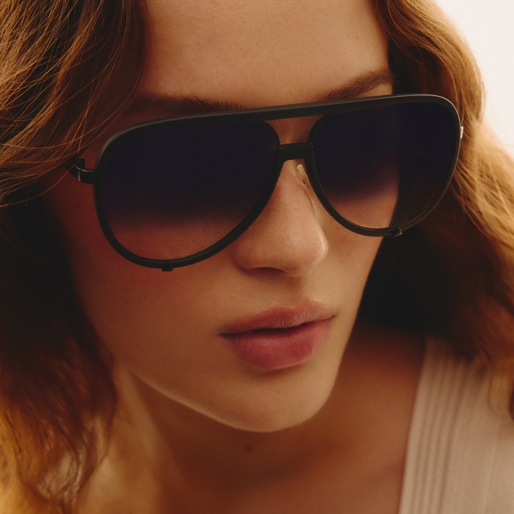 Stylish Black Aviator Sunglasses